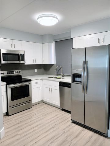 $2,300 | 6155 Northwest 186th Street, Unit 302 | Country Club of Miami