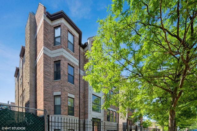 $395,000 | 4806 South St Lawrence Avenue, Unit 1S | Bronzeville