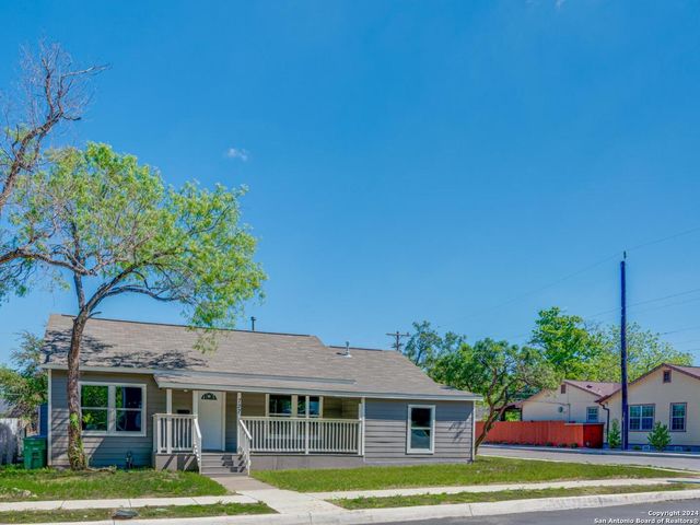 $302,000 | 727 Topeka Boulevard | Highland Park