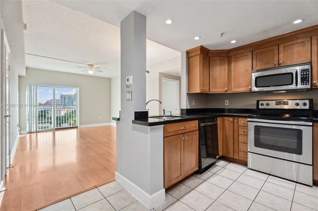 $3,100 | 50 Menores Avenue, Unit 827 | Douglas Grand