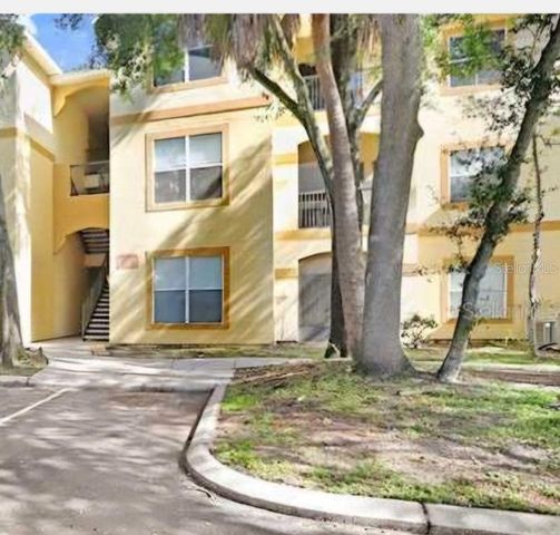 $239,900 | 5608 Pinnacle Heights Circle, Unit 305 | Carrollwood