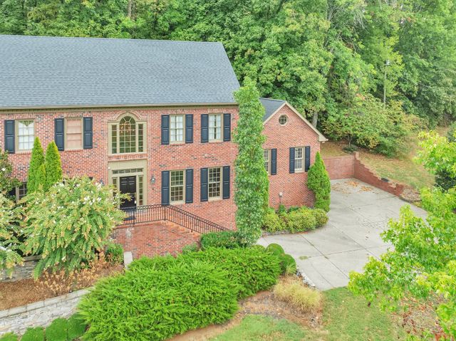 $1,289,000 | 5468 Granny White Pike | Neighbors of Granny White