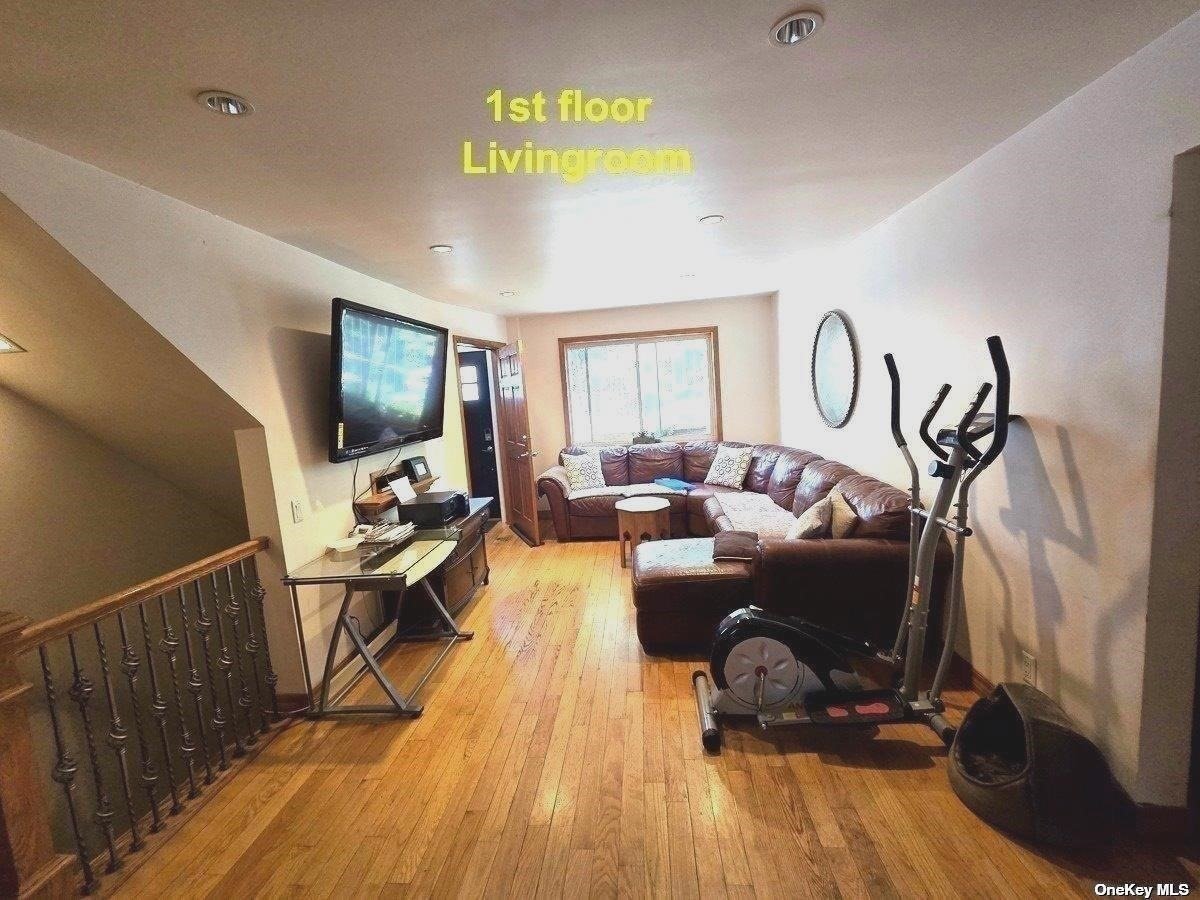 1st floor Livingroom/Dining room combo