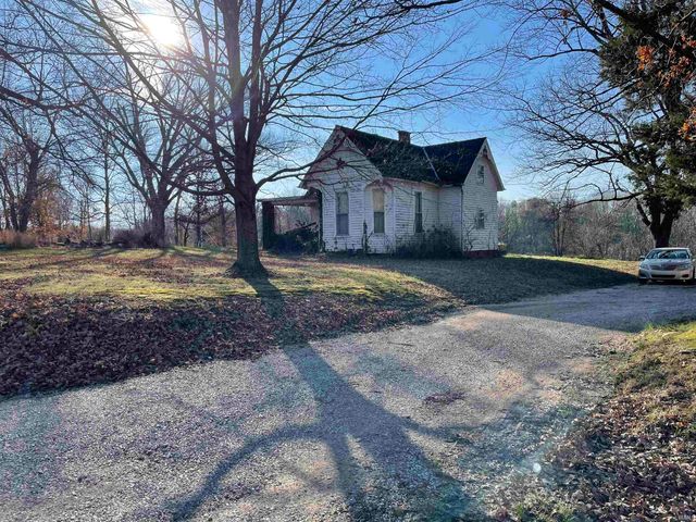 $300,000 | 1999 South Yankeetown Road | Boon Township - Warrick County