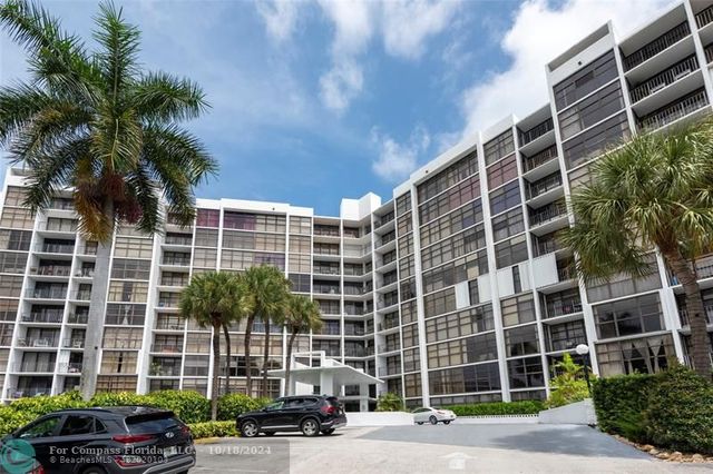 $429,900 | 400 Leslie Drive, Unit 530 | Three Islands