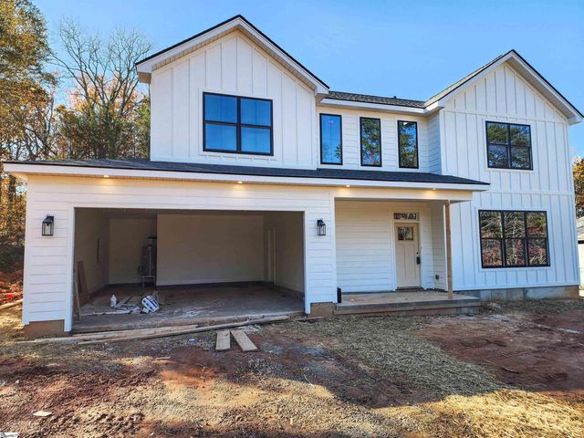 $539,900 | 1023 Lakeview Circle