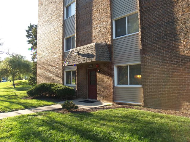 $192,000 | 4508 Beau Monde Drive, Unit 2 | Lisle