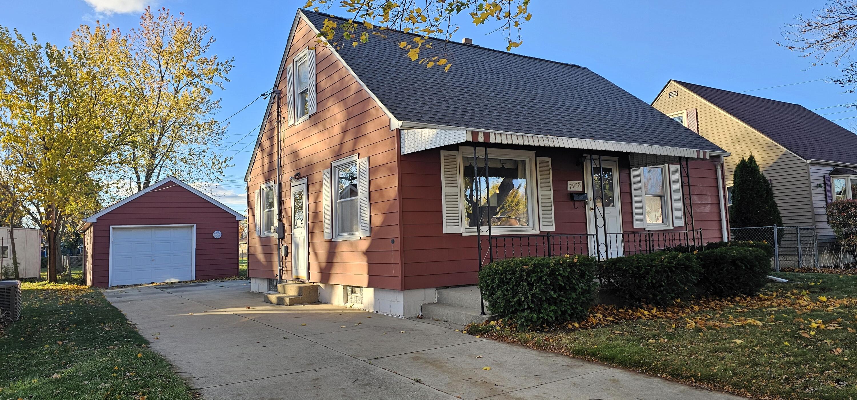 7958-29th Ave - Roof 2 Years New