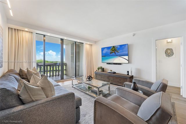 $840,000 | 90 Edgewater Drive, Unit 1015 | Gables Waterway Towers