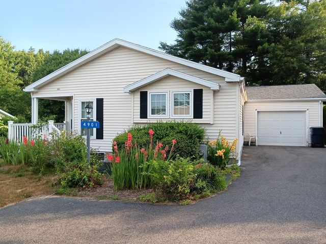 $354,000 | 4901 Oak Point Drive | Middleborough