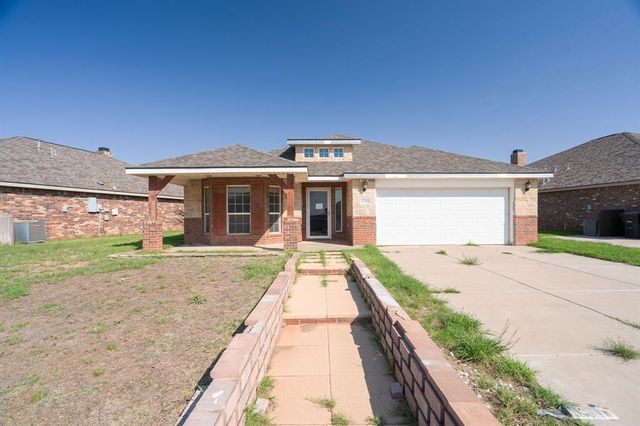 $352,000 | 5708 Champions Drive | 250 Loop