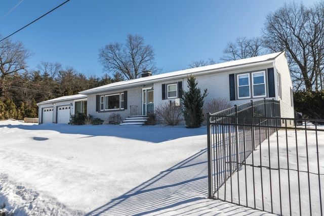 $575,000 | 7 Fitchview Avenue | Lunenburg