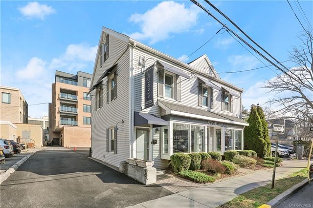 $4,200 | 65 Wendt Avenue, Unit 2 | Larchmont Village