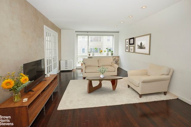 $1,725,000 | 201 East 80th Street, Unit 8E | Upper East Side