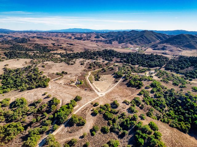 $2,250,000 | 1000-3000 Long Canyon Road