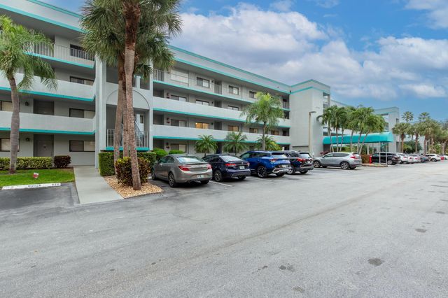 $1,890 | 4725 Lucerne Lakes Boulevard East, Unit 207 | Lucerne Lakes