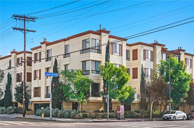 $520,000 | 6938 Laurel Canyon Boulevard, Unit 101 | North Hollywood