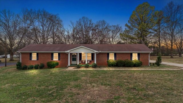 $330,000 | 211 Ledgeview Drive | Shelbyville