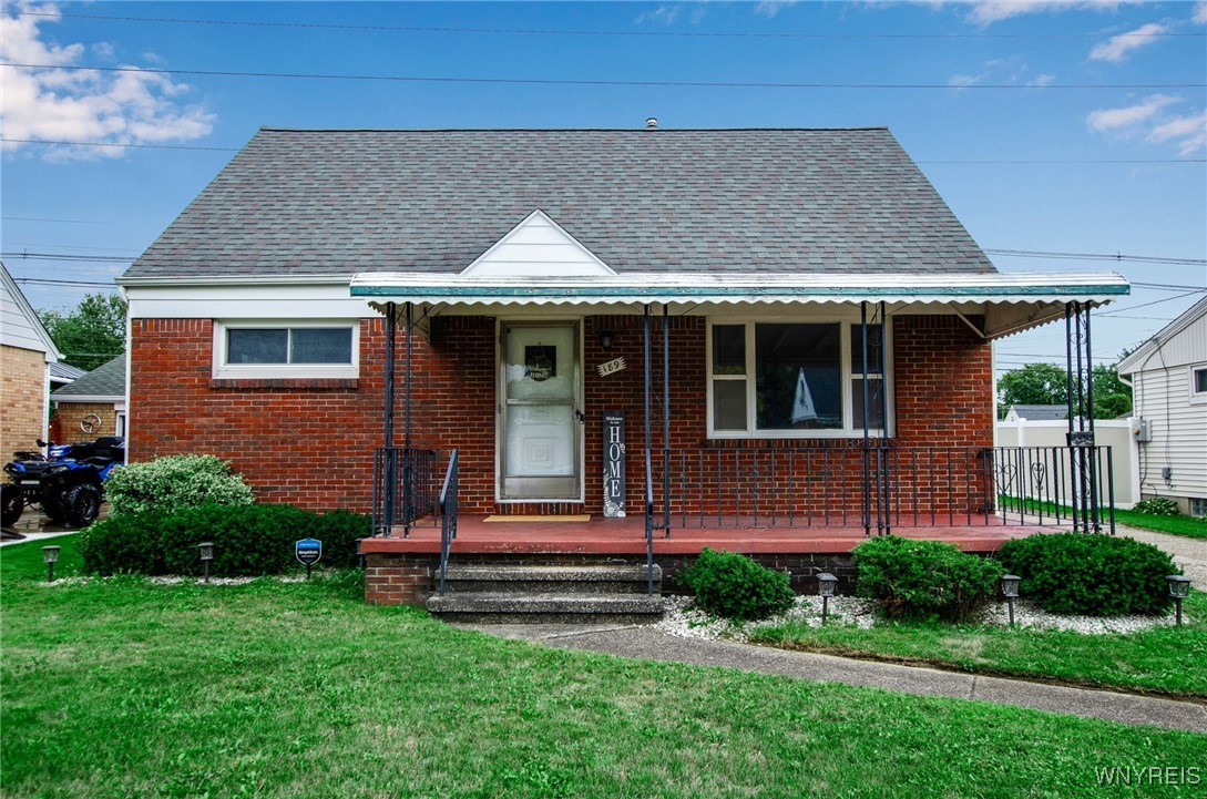 Front Porch/Exterior