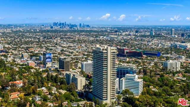 $3,195,000 | 9255 Doheny Road, Unit 1006 | Sunset Strip