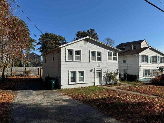 $2,000 | 157 Hills Beach Road, Unit A | Biddeford