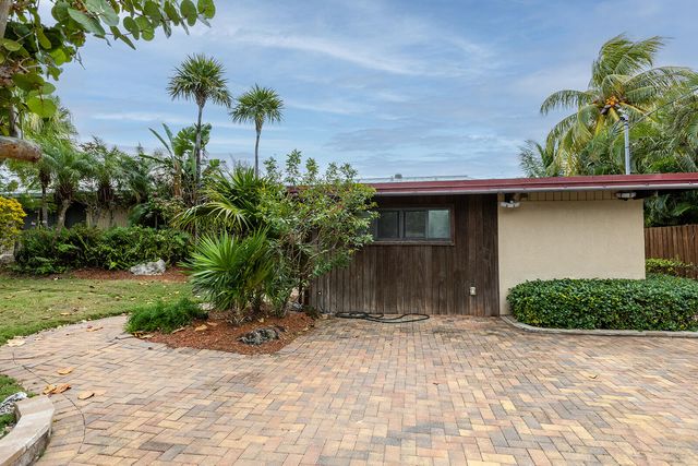 $1,149,000 | 17338 Dolphin Street East | Sugarloaf Shores