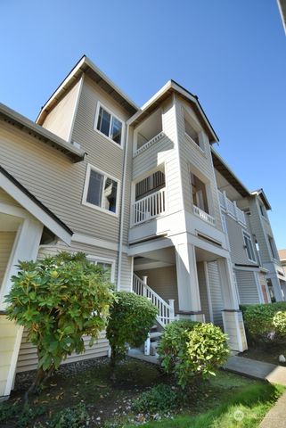 $2,000 | 2928 151st Place Southwest, Unit T202 | North Lynnwood