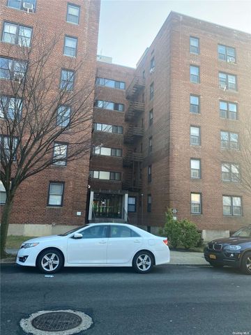 $249,000 | 216-10 77th Avenue, Unit 6M | Oakland Gardens