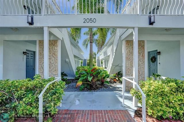 $159,900 | 2050 Northeast 39th Street, Unit 207 | Coral Ridge Country Club Estates