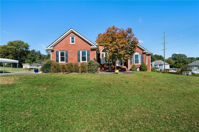 $499,900 | 368 Euharlee Road Southwest