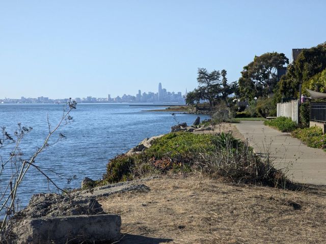 $700,000 | 3328 Bridgeview Isle | Alameda South Shore