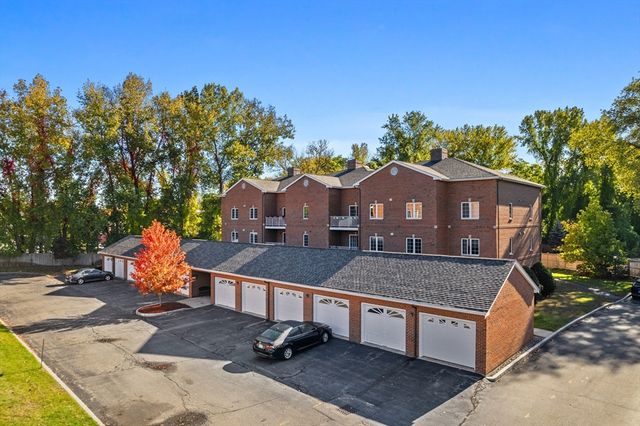 $699,900 | 7 Conant Road, Unit 20 | Winchester Town Center