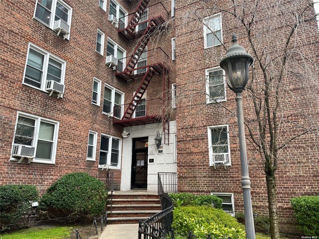 $170,000 | 88-02 35th Avenue, Unit 1R | Jackson Heights