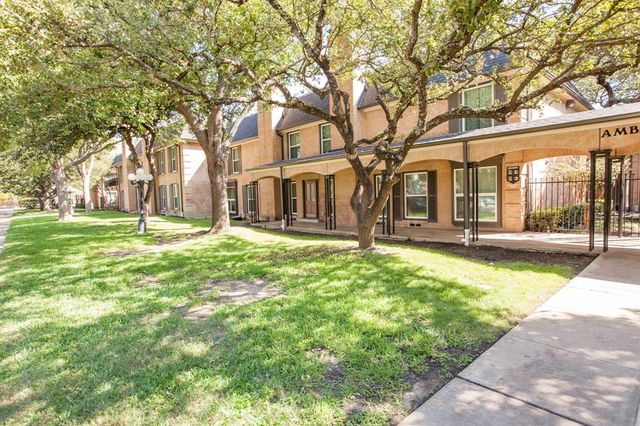 $1,700 | 7830 Meadow Park Drive, Unit 208 | North Dallas