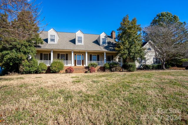 $545,000 | 151 Oak Point Drive