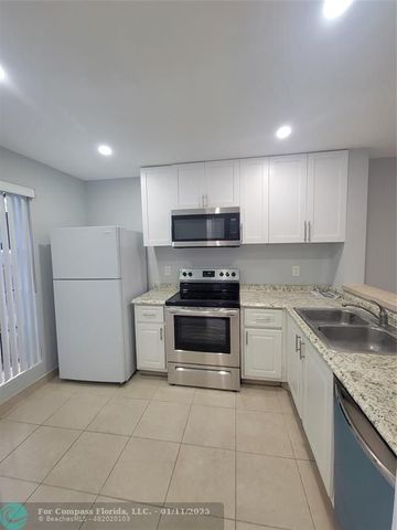 $2,700 | 2720 South Oakland Forest Drive | Oakland Shores