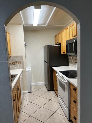 $230,000 | 10056 Twin Lakes Drive, Unit 37D | Coral Springs