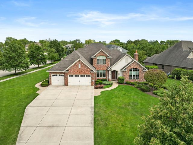 $769,000 | 19921 Foxborough Drive | Mokena