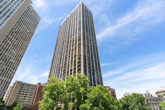 $2,250 | 2650 North Lakeview Avenue, Unit 2204 | Lincoln Park