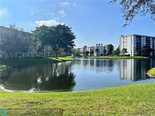 $2,000 | 2216 North Cypress Bend Drive, Unit 210 | Cypress Bend