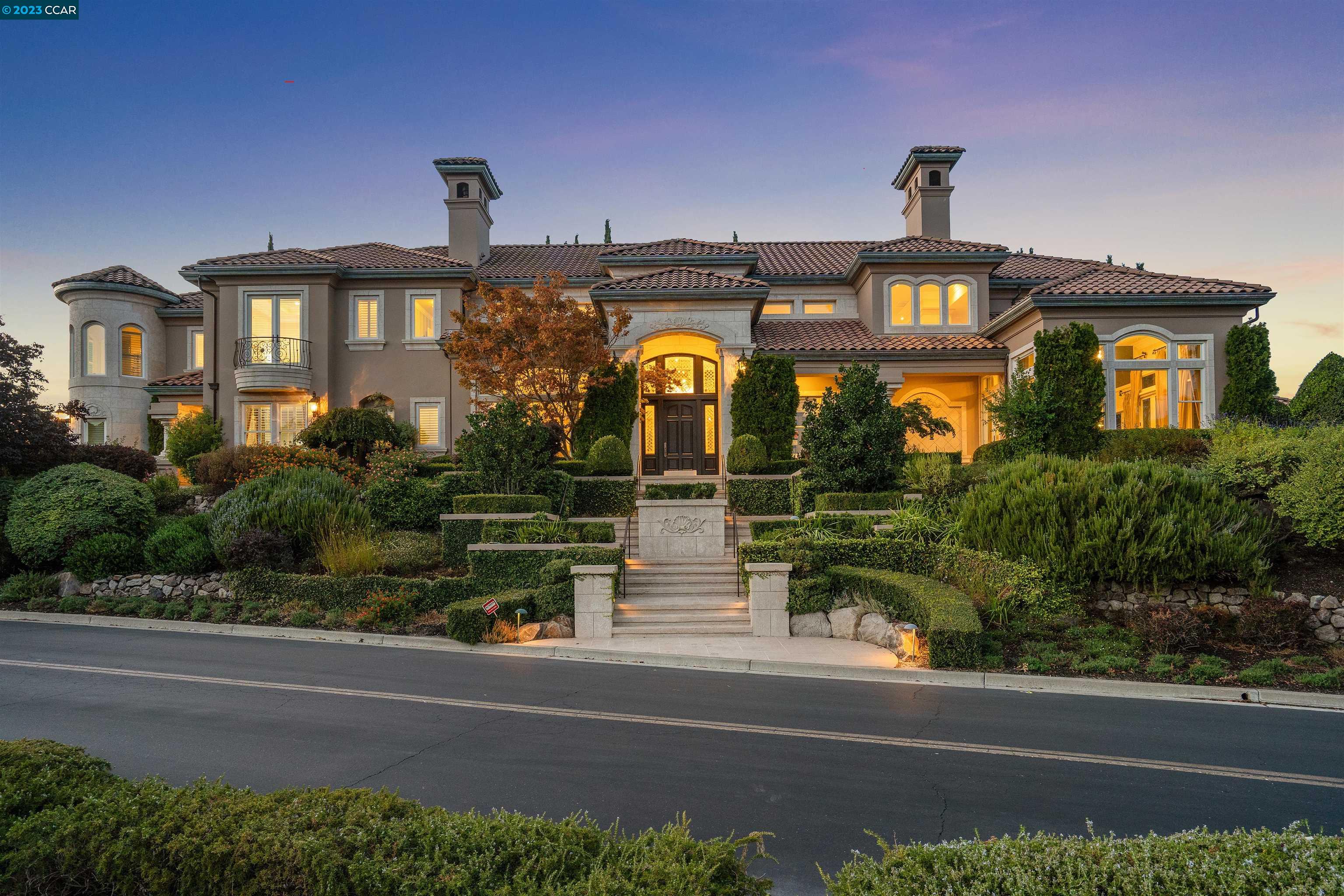 17 Crest Estate Dr, Alamo, CA 94507