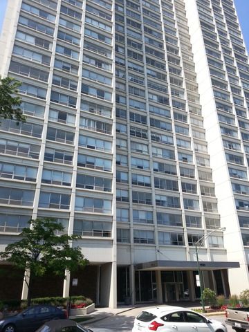 $148,900 | 1700 East 56th Street, Unit 3703 | East Hyde Park