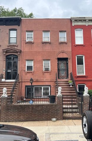 $1,550,000 | 461 Macon Street | Bedford-Stuyvesant