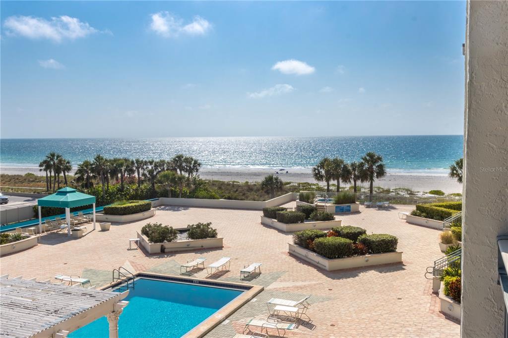 Living Area with Gulf front and Pool Views