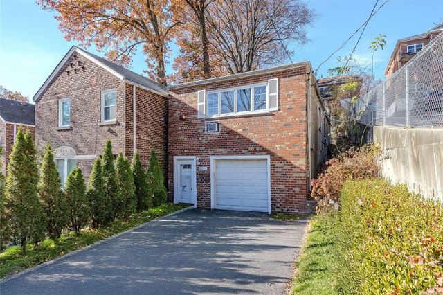 $649,000 | 6013 Huxley Avenue | North Riverdale