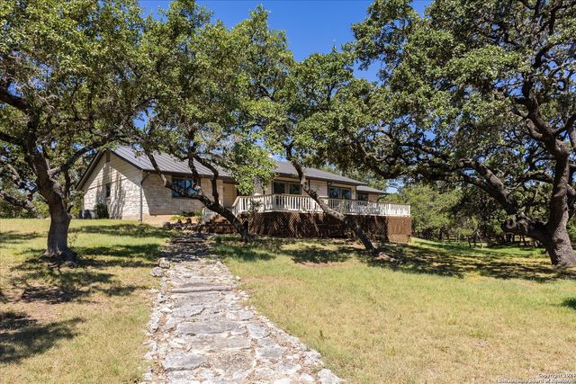 $725,000 | 28337 Leslie Pfeiffer Drive | Fair Oaks Ranch