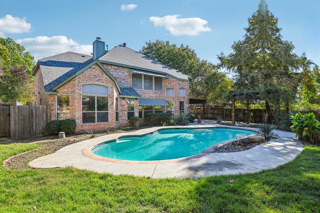 $715,000 | 1901 Haversham Drive | Flower Mound