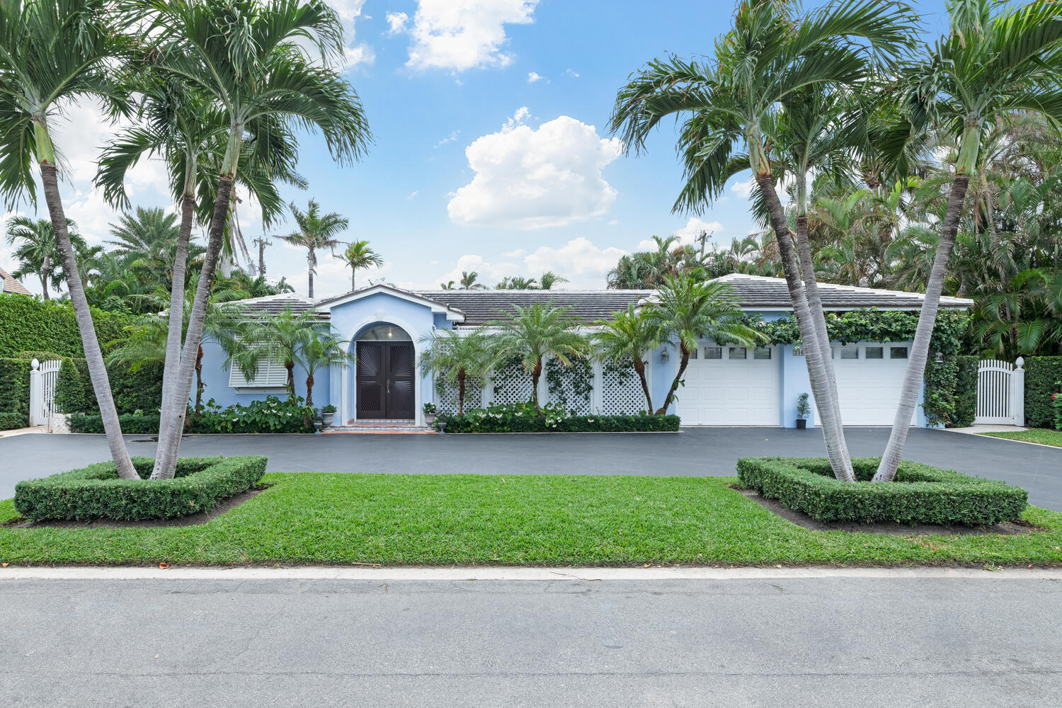 216 Jamaica Ln Palm Beach FL-large-001-0