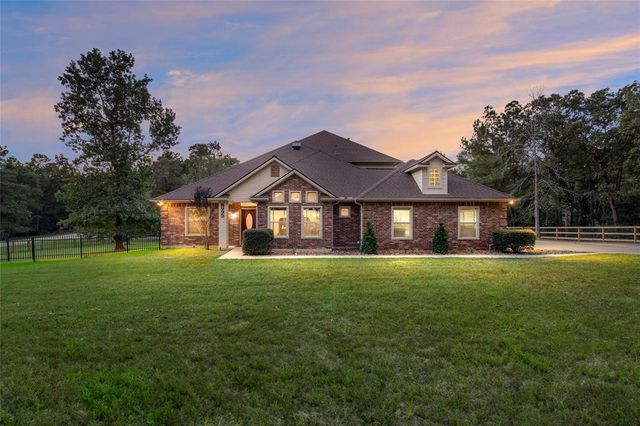 $1,195,000 | 8995 Forest Lake Drive | Conroe Southwest