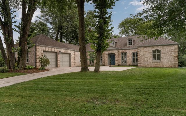 $1,200,000 | 910 Folwell Drive Southwest | Folwell